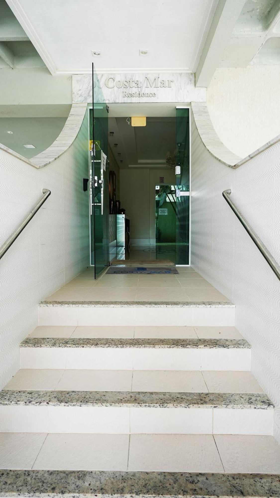 Edificio Costa Mar - Centro De Bombinhas公寓 外观 照片